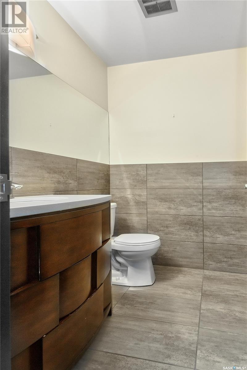 B 1102 1st Avenue W Property Photo 8