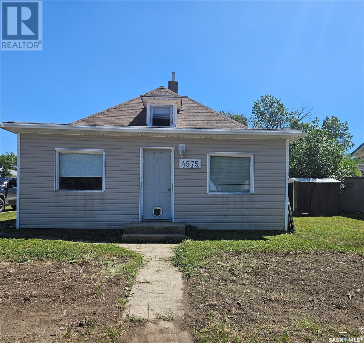 4575 Price Avenue Property Photo 1