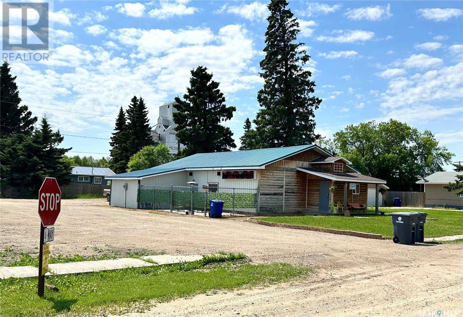 211 2nd Avenue Property Photo