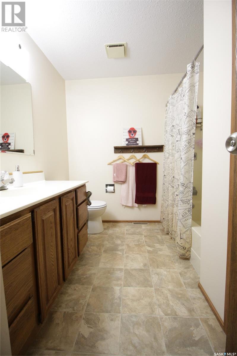 221 4th Avenue Property Photo 16