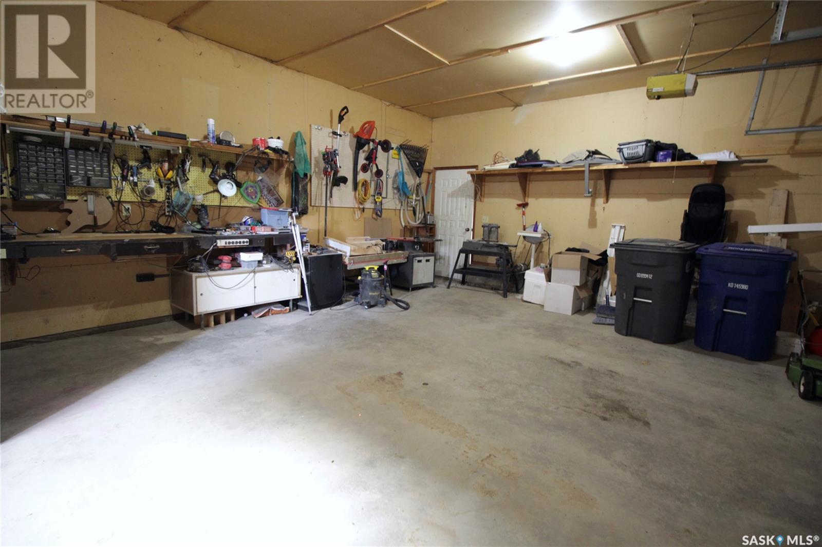 221 4th Avenue Property Photo 31