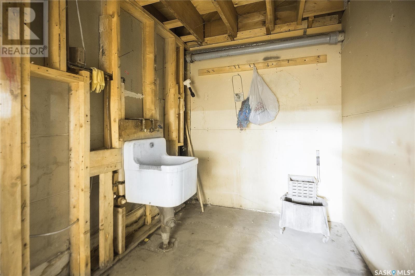 36 13th Street W Property Photo 17