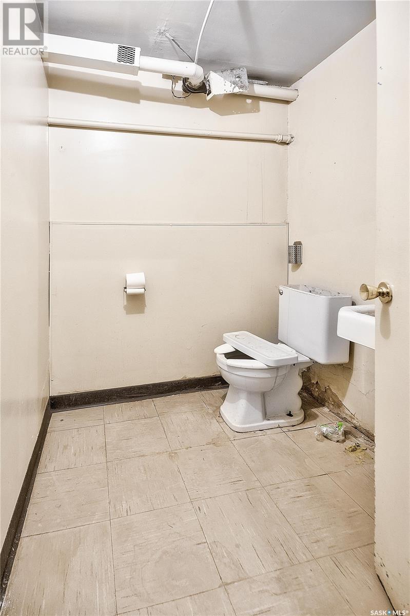 36 13th Street W Property Photo 18