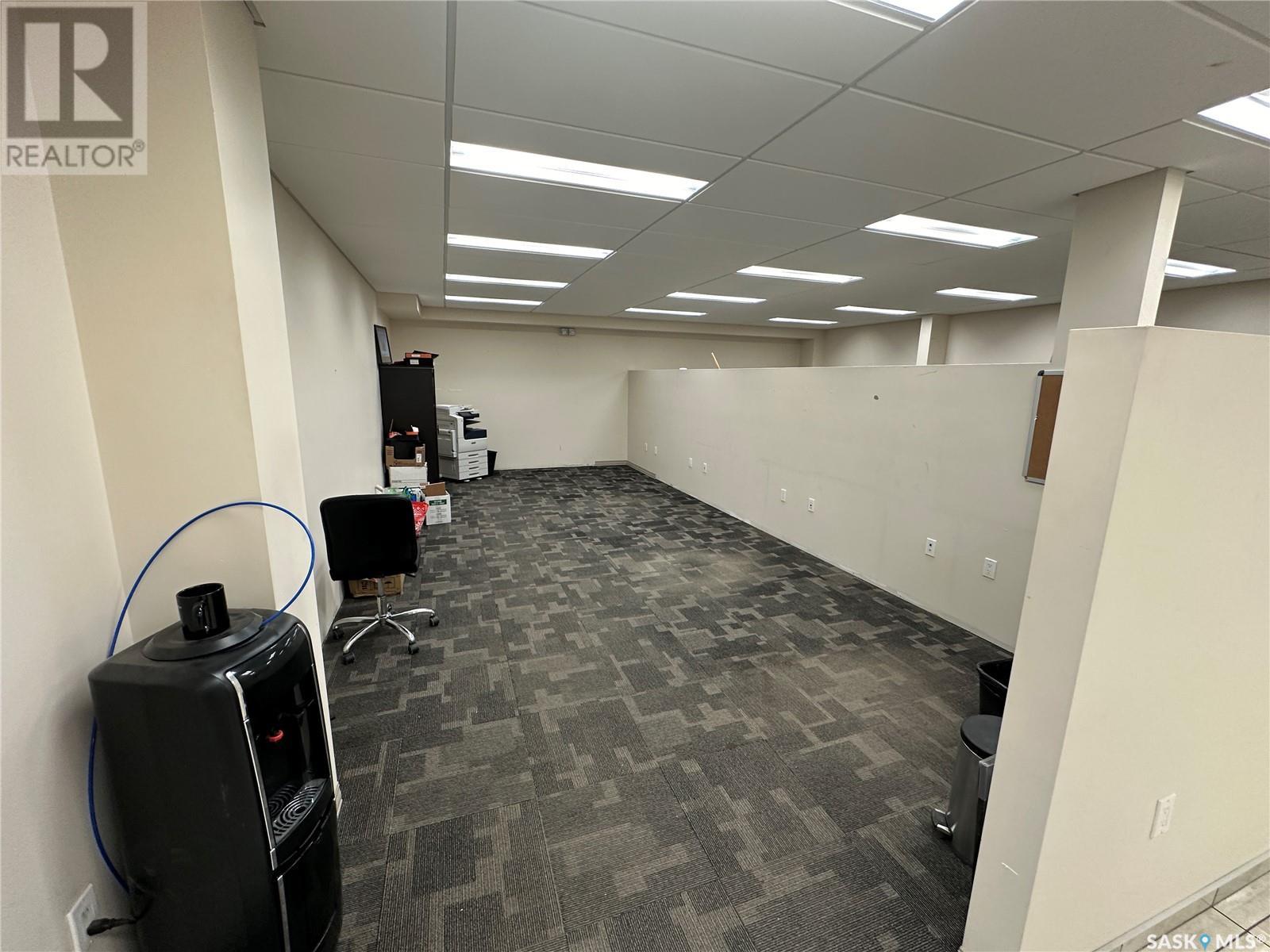2 464 Broadway Street E Property Photo 43