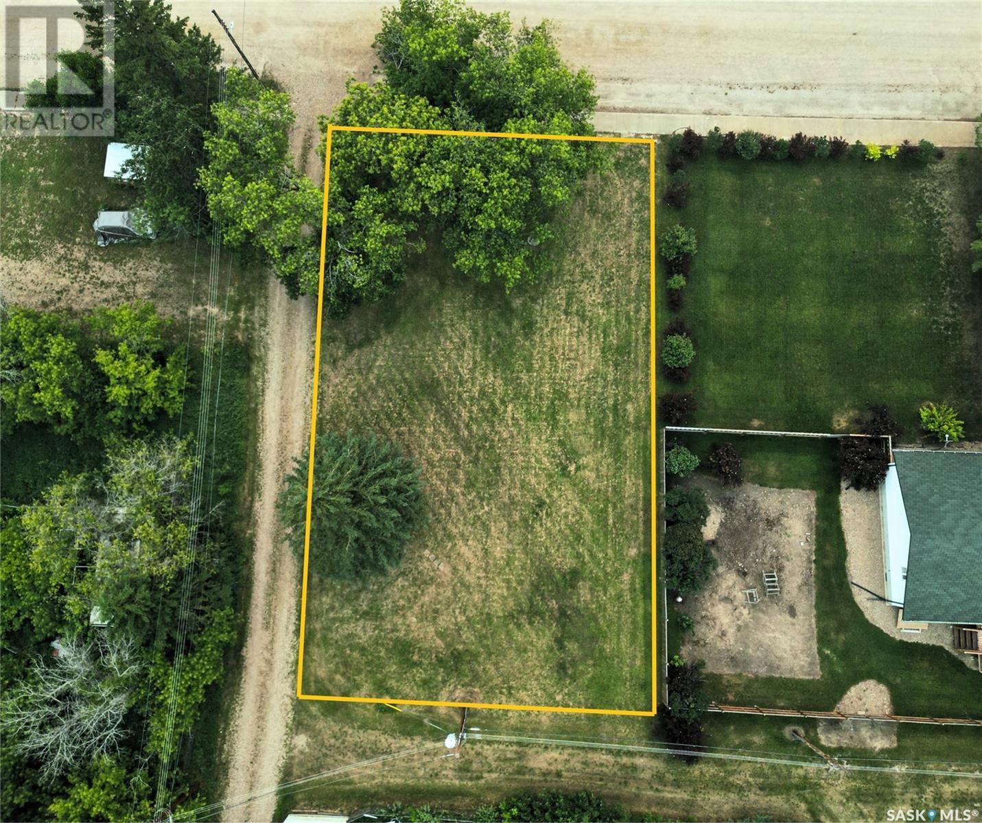 213 Railway Avenue Property Photo 1