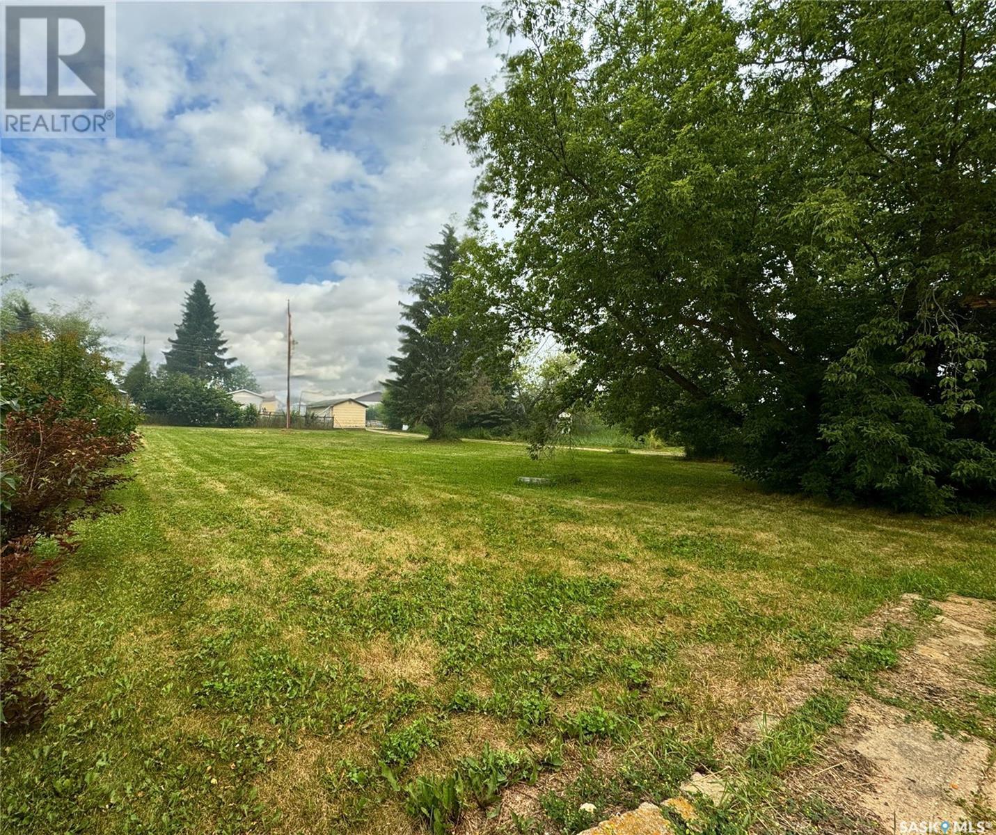 213 Railway Avenue Property Photo 2