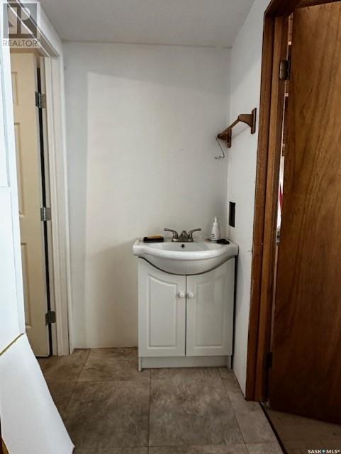 262 3rd Avenue W Property Photo 5