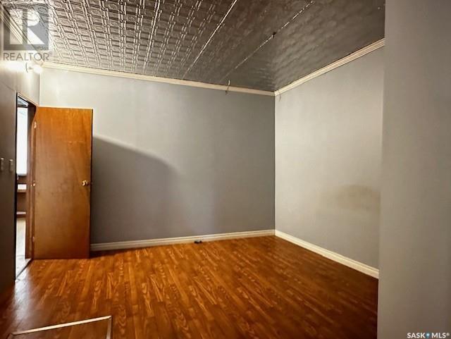 262 3rd Avenue W Property Photo 8
