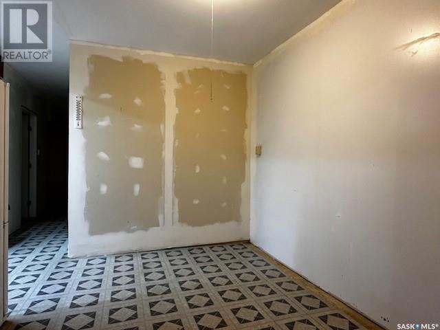 262 3rd Avenue W Property Photo 18