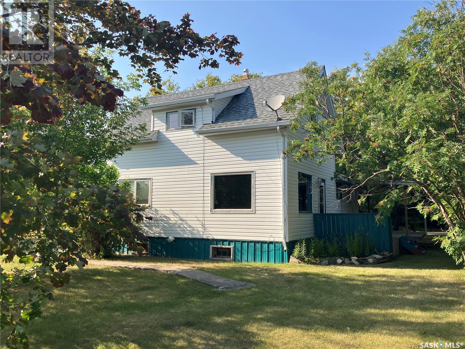 300 5th Street N Property Photo 2