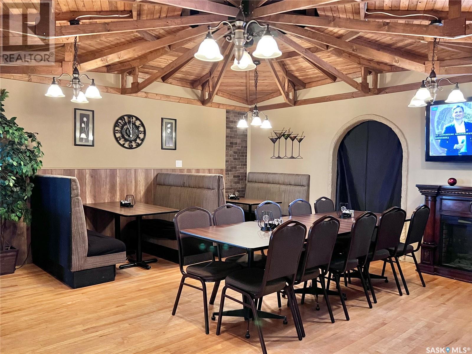 Terrace Dining Room Property Photo 24