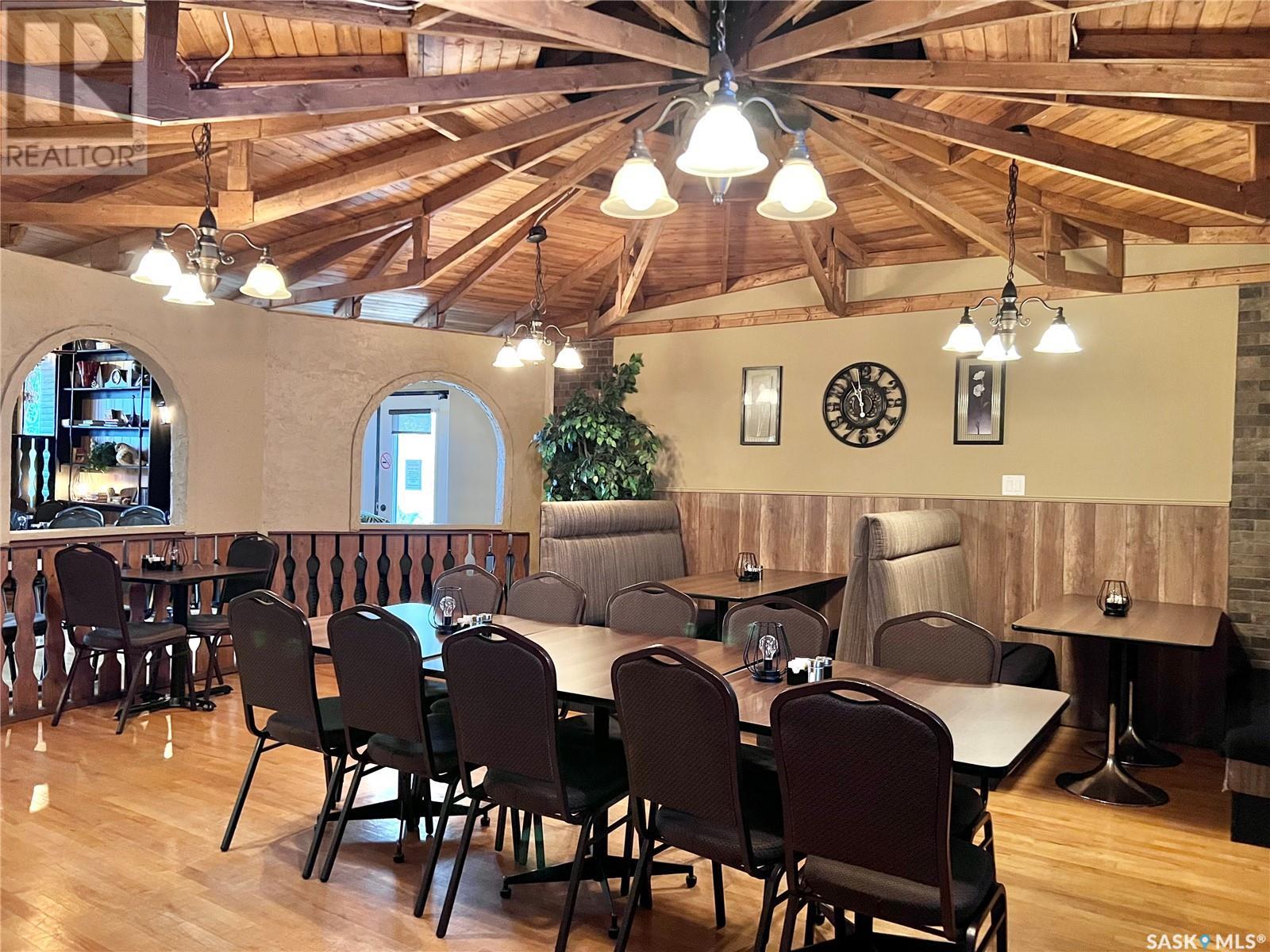 Terrace Dining Room Property Photo 25