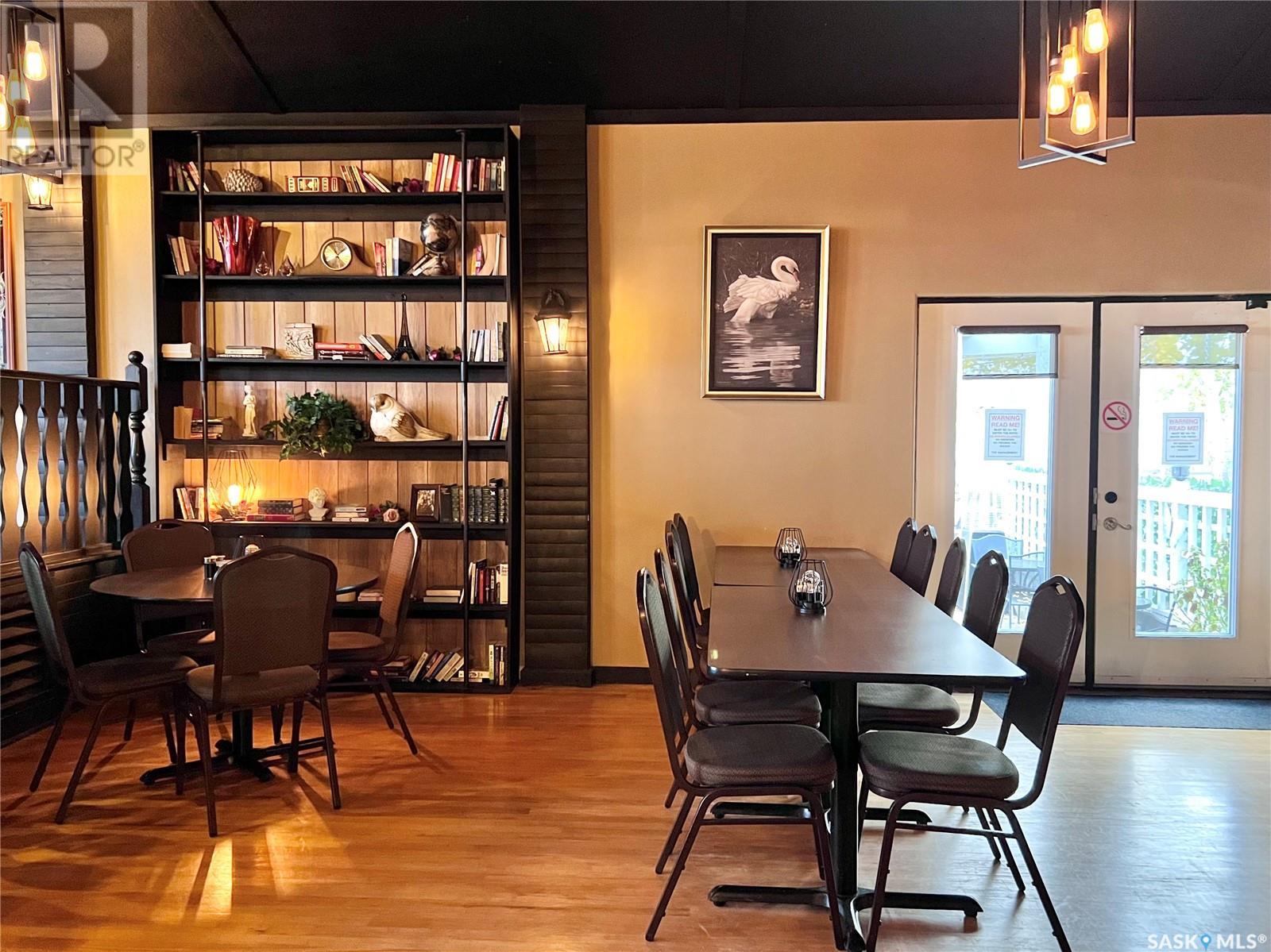 Terrace Dining Room Property Photo 26