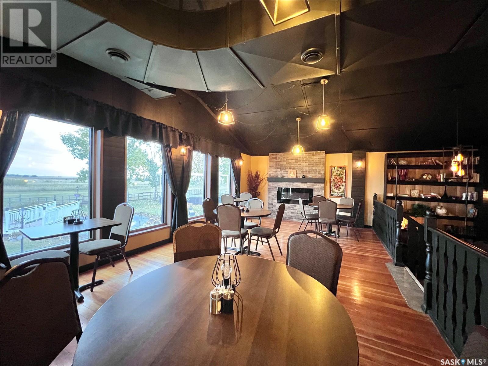 Terrace Dining Room Property Photo 29