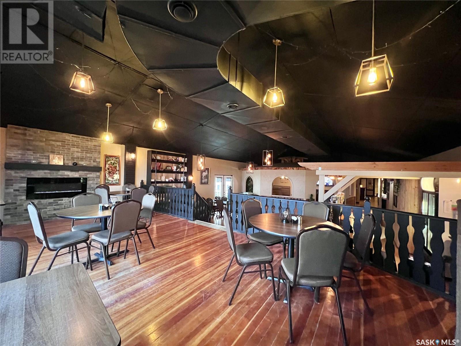 Terrace Dining Room Property Photo 32