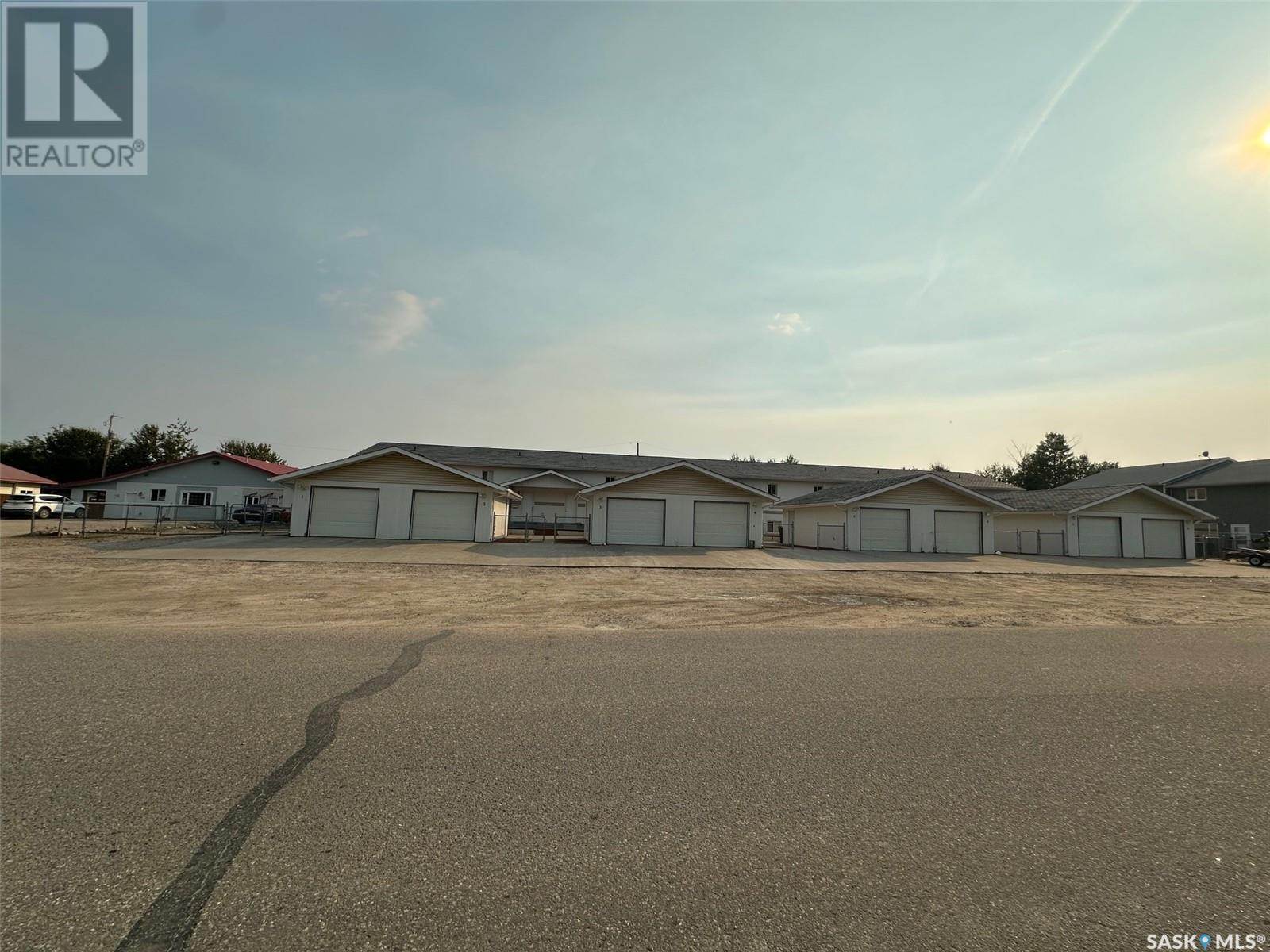 3 120 Cessna Street W Property Photo 1