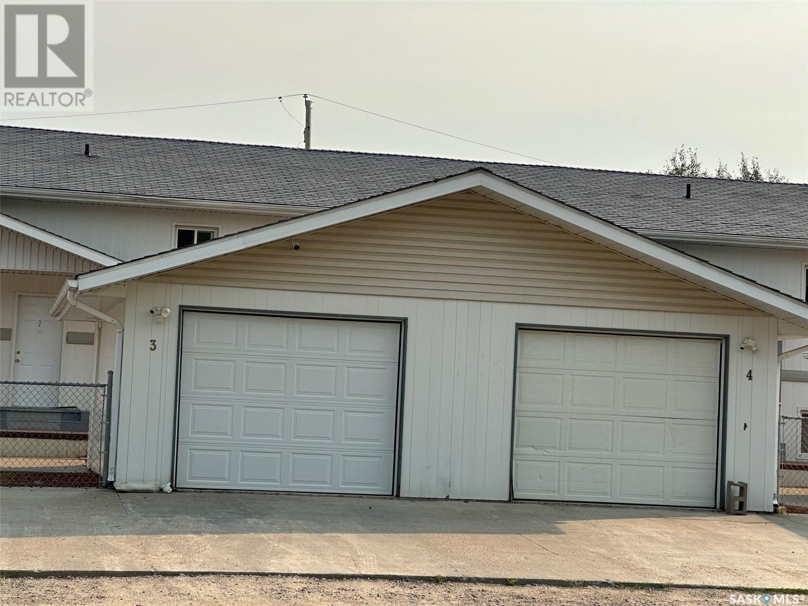 3 120 Cessna Street W Property Photo 9