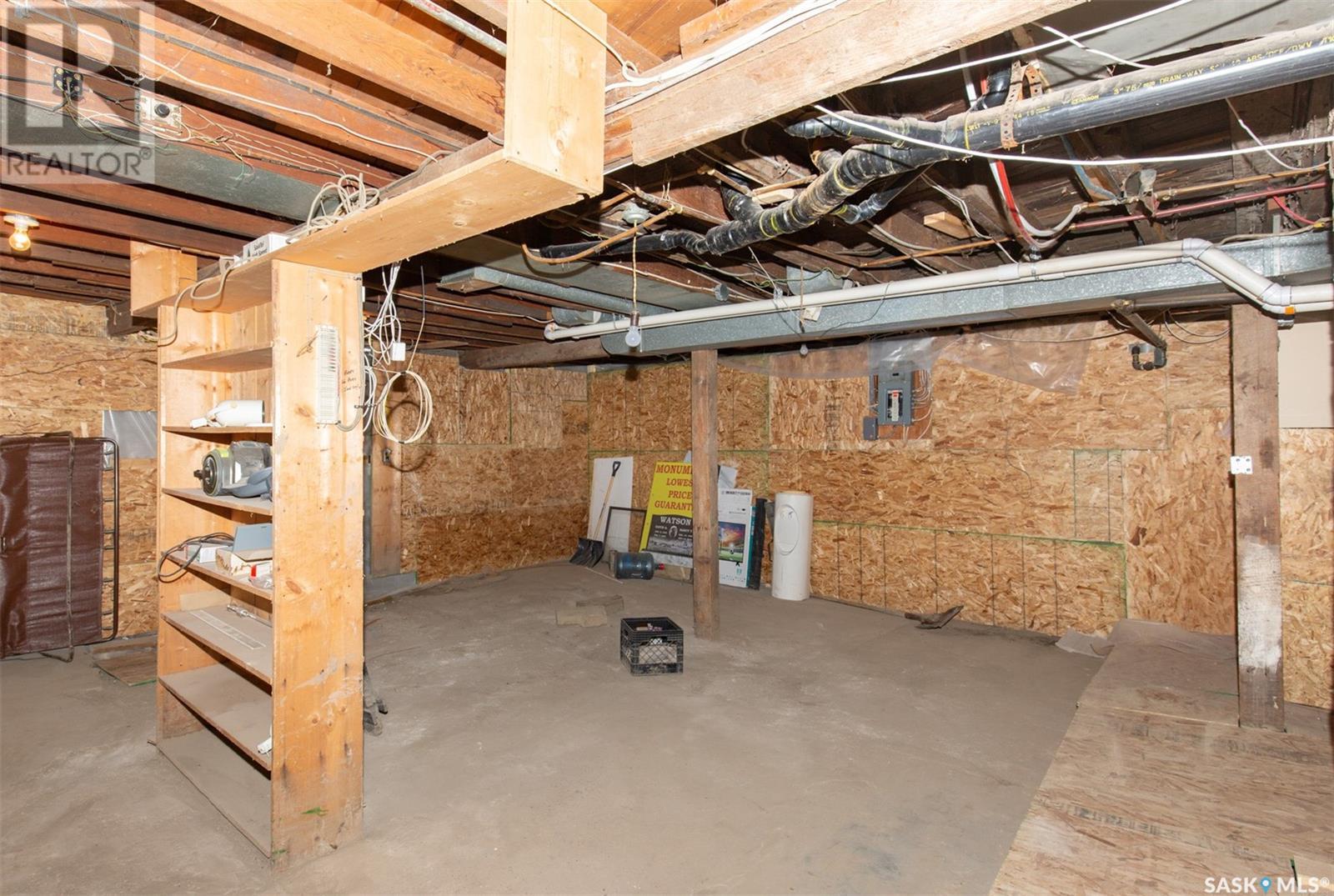 633 Caribou Street W Property Photo 14