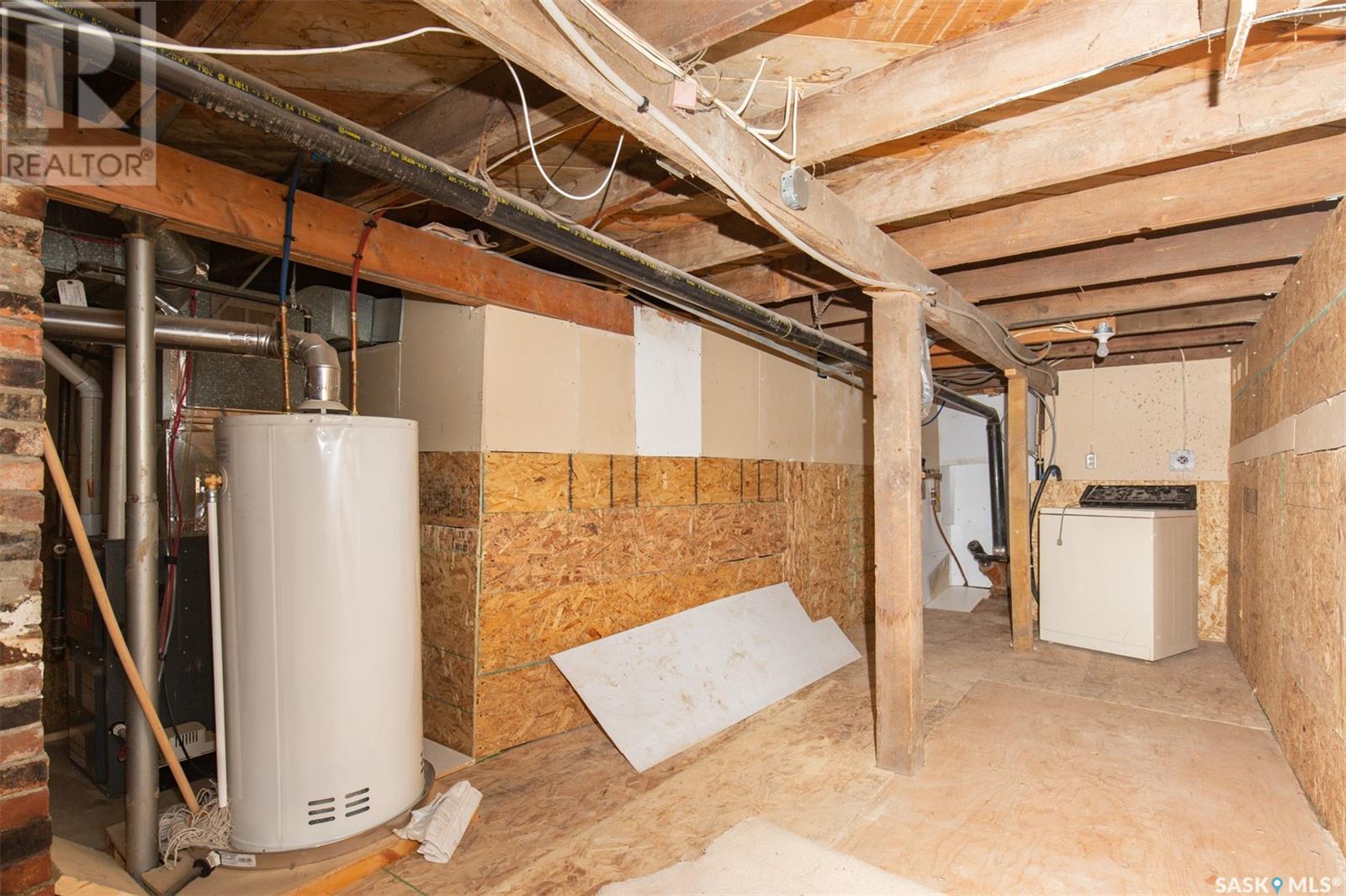 633 Caribou Street W Property Photo 15