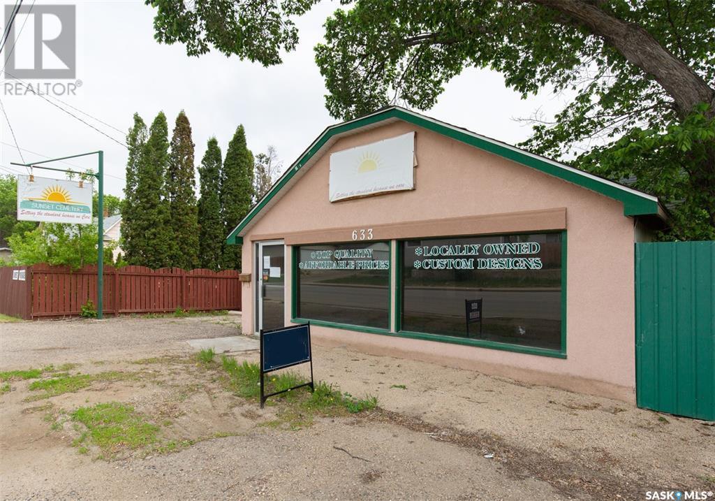 633 Caribou Street W Property Photo 16