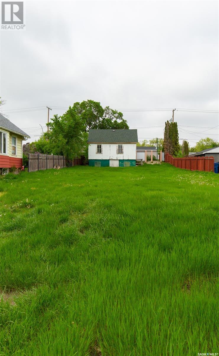 633 Caribou Street W Property Photo 18