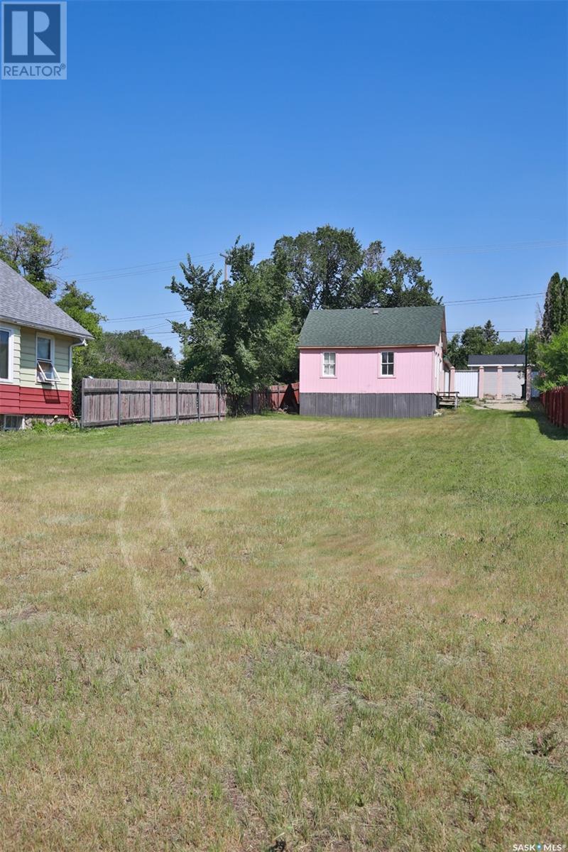633 Caribou Street W Property Photo 19