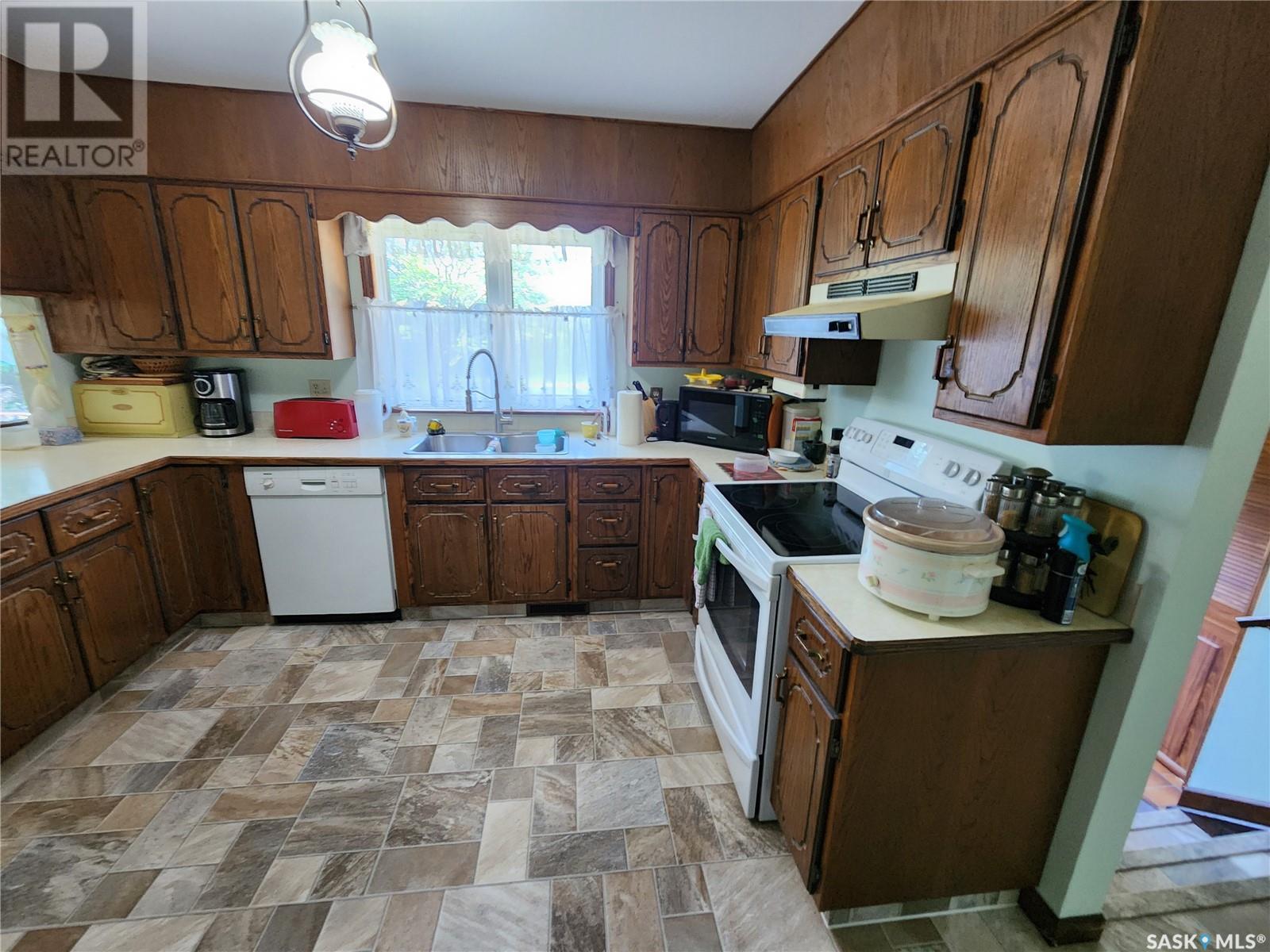 Holinaty Acreage Property Photo 4