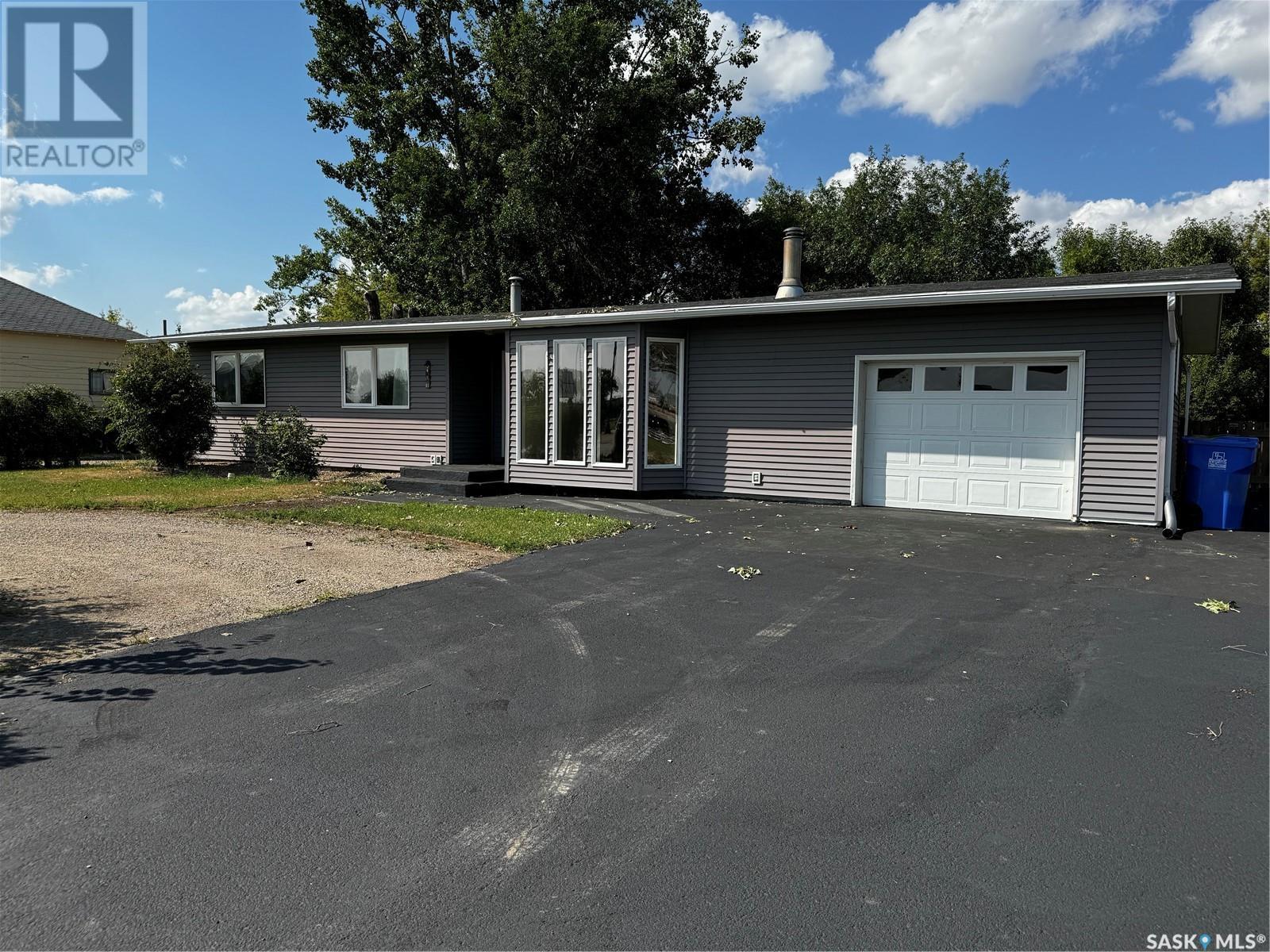907 Corrigan Street Property Photo 1