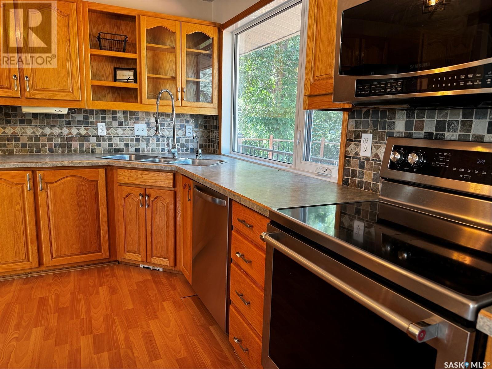 907 Corrigan Street Property Photo 6