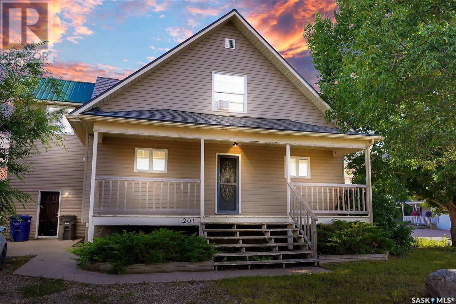 201 5th Avenue Property Photo 1