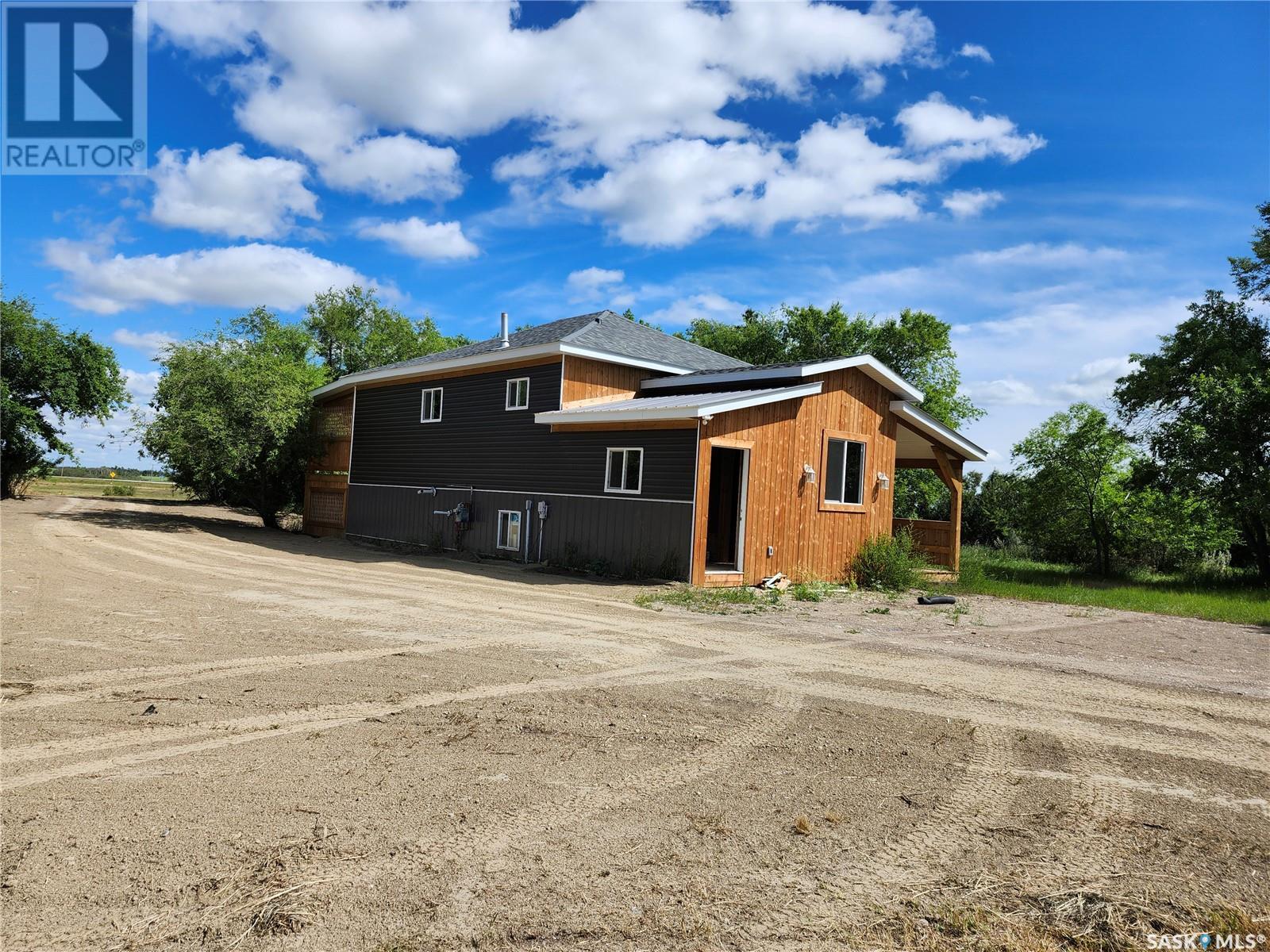 Na Service Road Property Photo