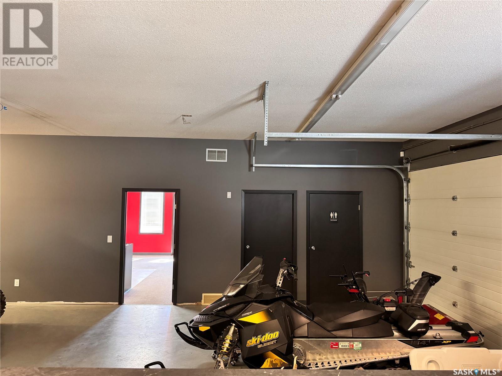 50 5 Highway Property Photo 14