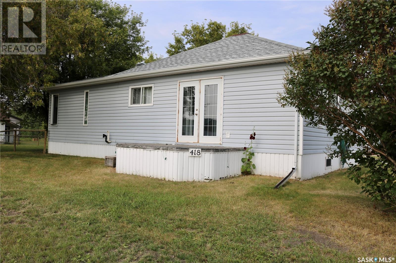 418 Railway Avenue Property Photo 1