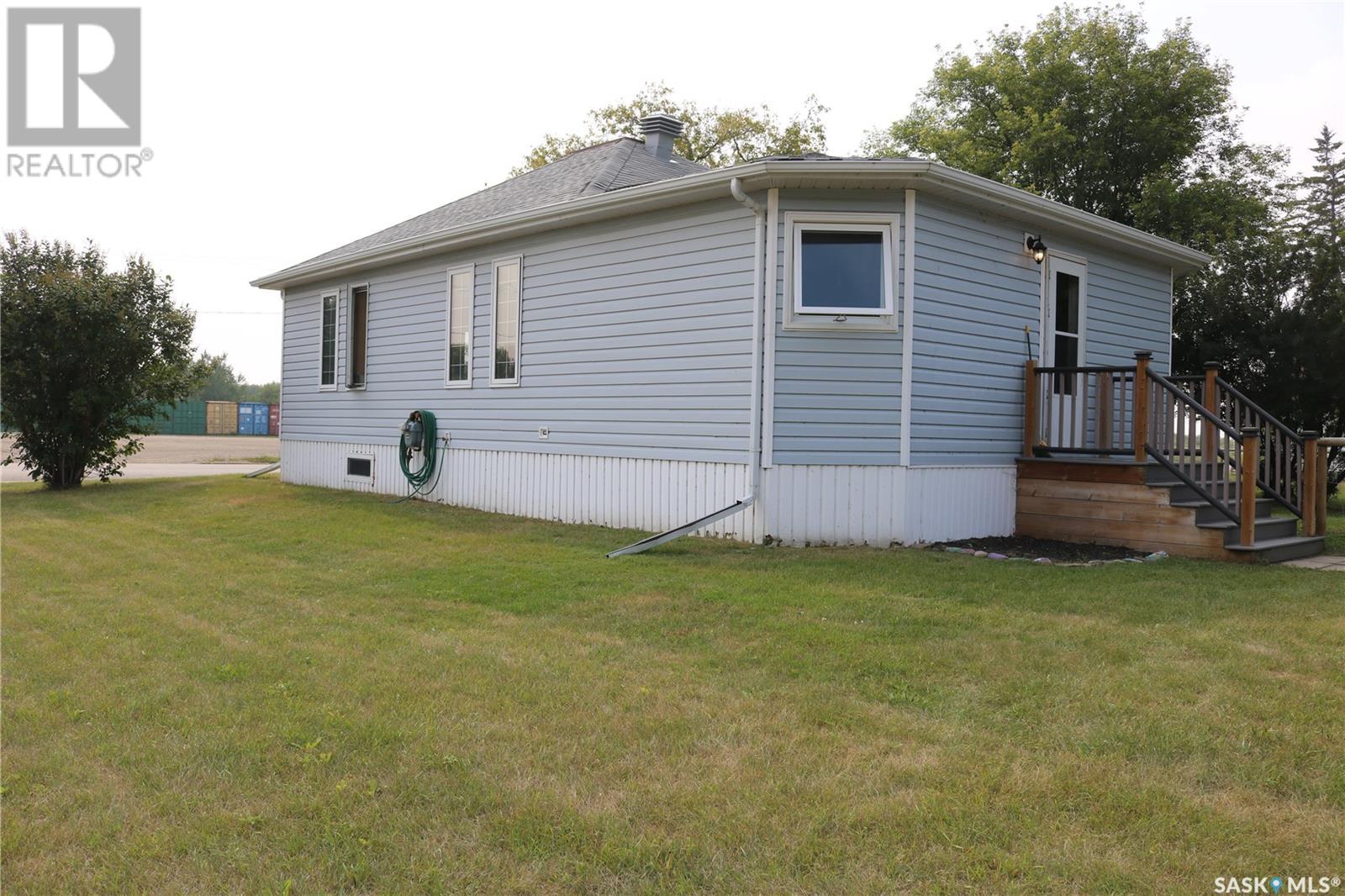 418 Railway Avenue Property Photo 2
