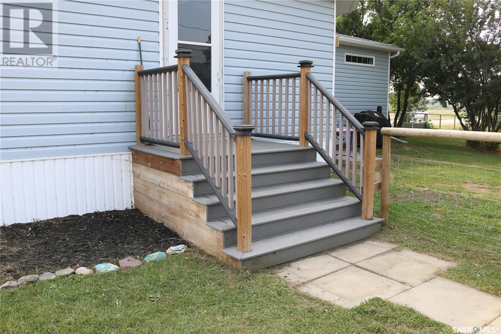 418 Railway Avenue Property Photo 3