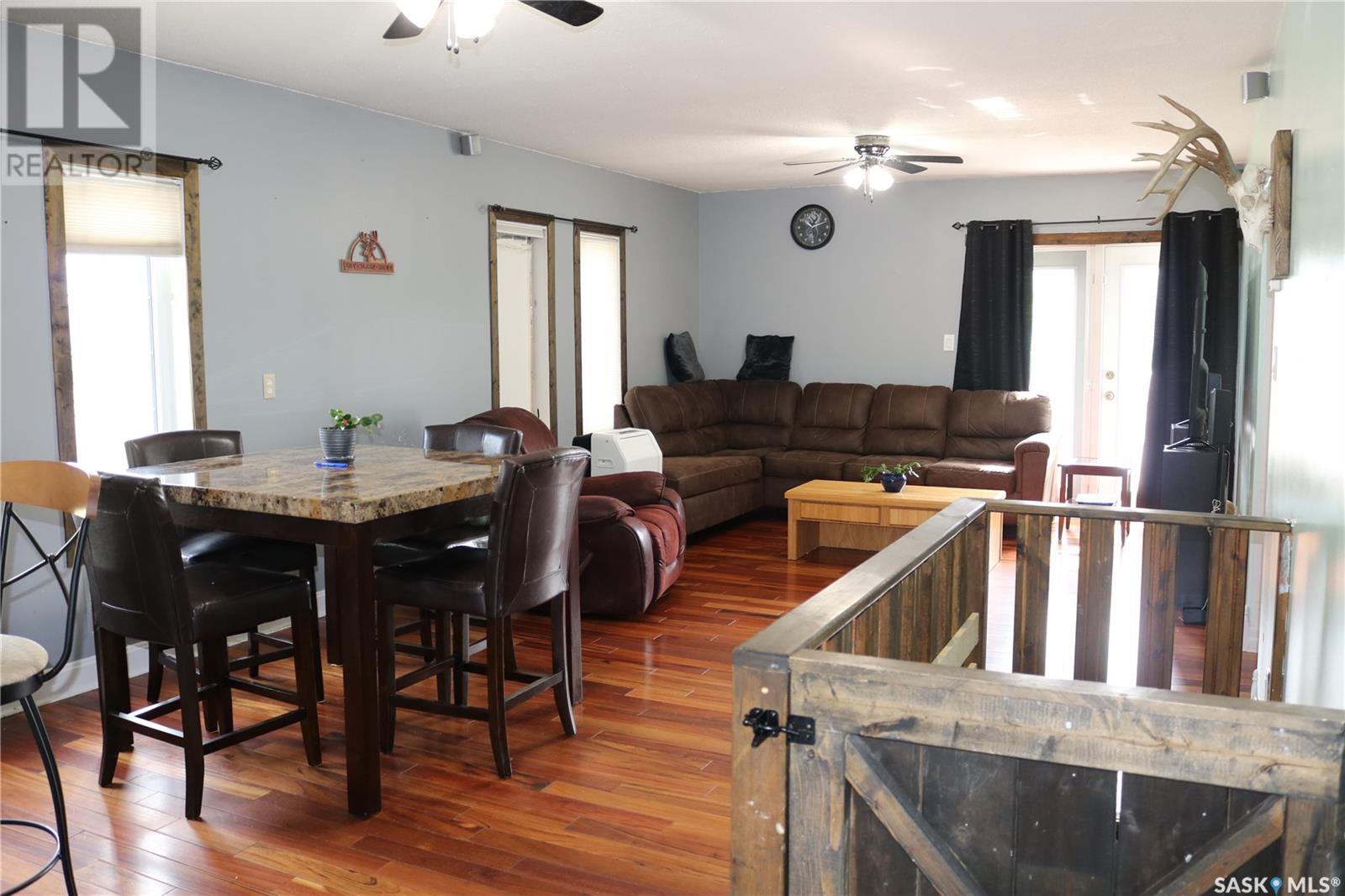 418 Railway Avenue Property Photo 12