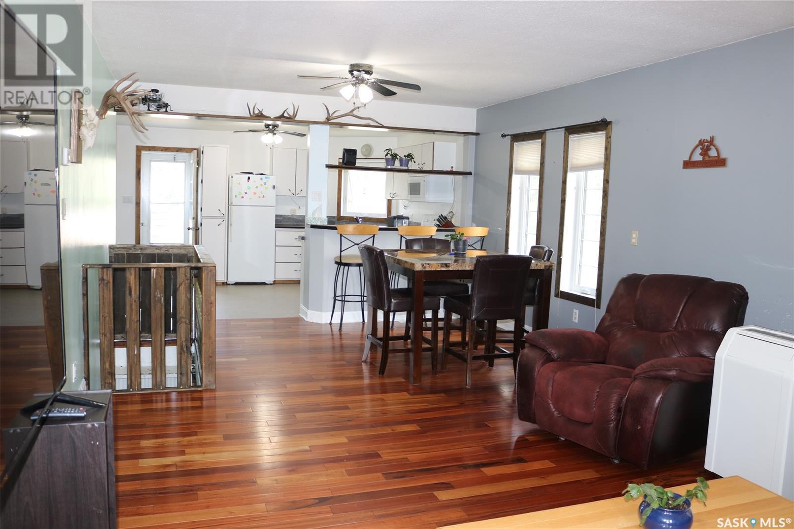 418 Railway Avenue Property Photo 14