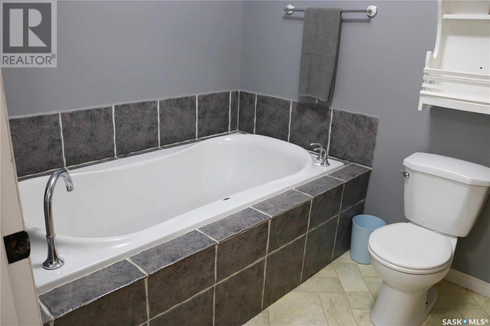 418 Railway Avenue Property Photo 16