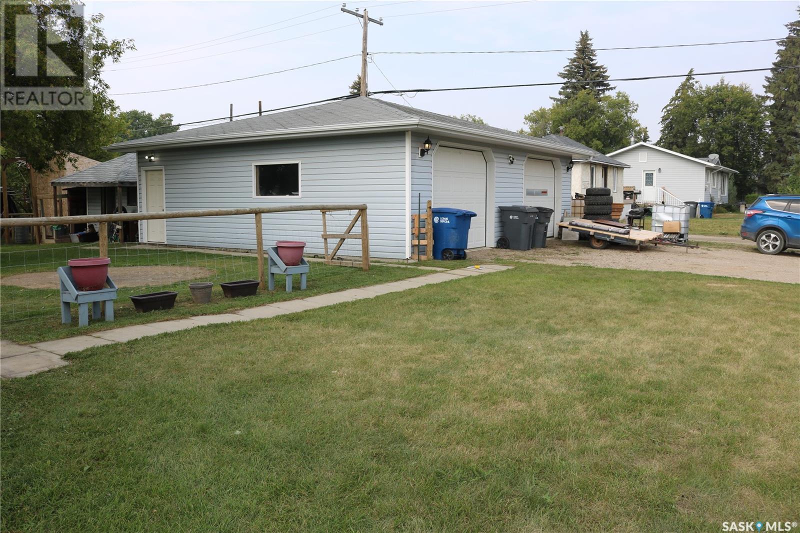 418 Railway Avenue Property Photo 46
