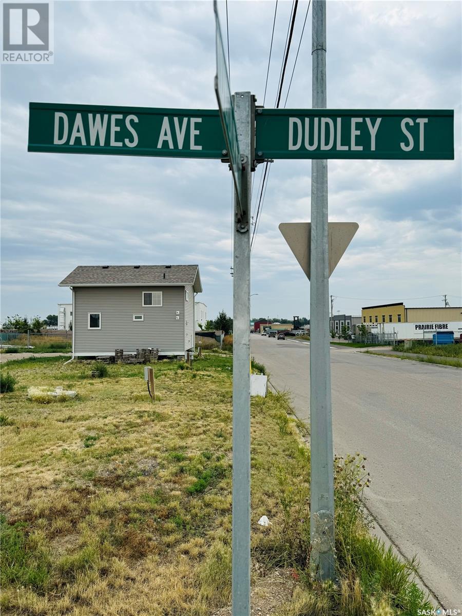 10 2525 Dawes AVENUE Property Photo 1
