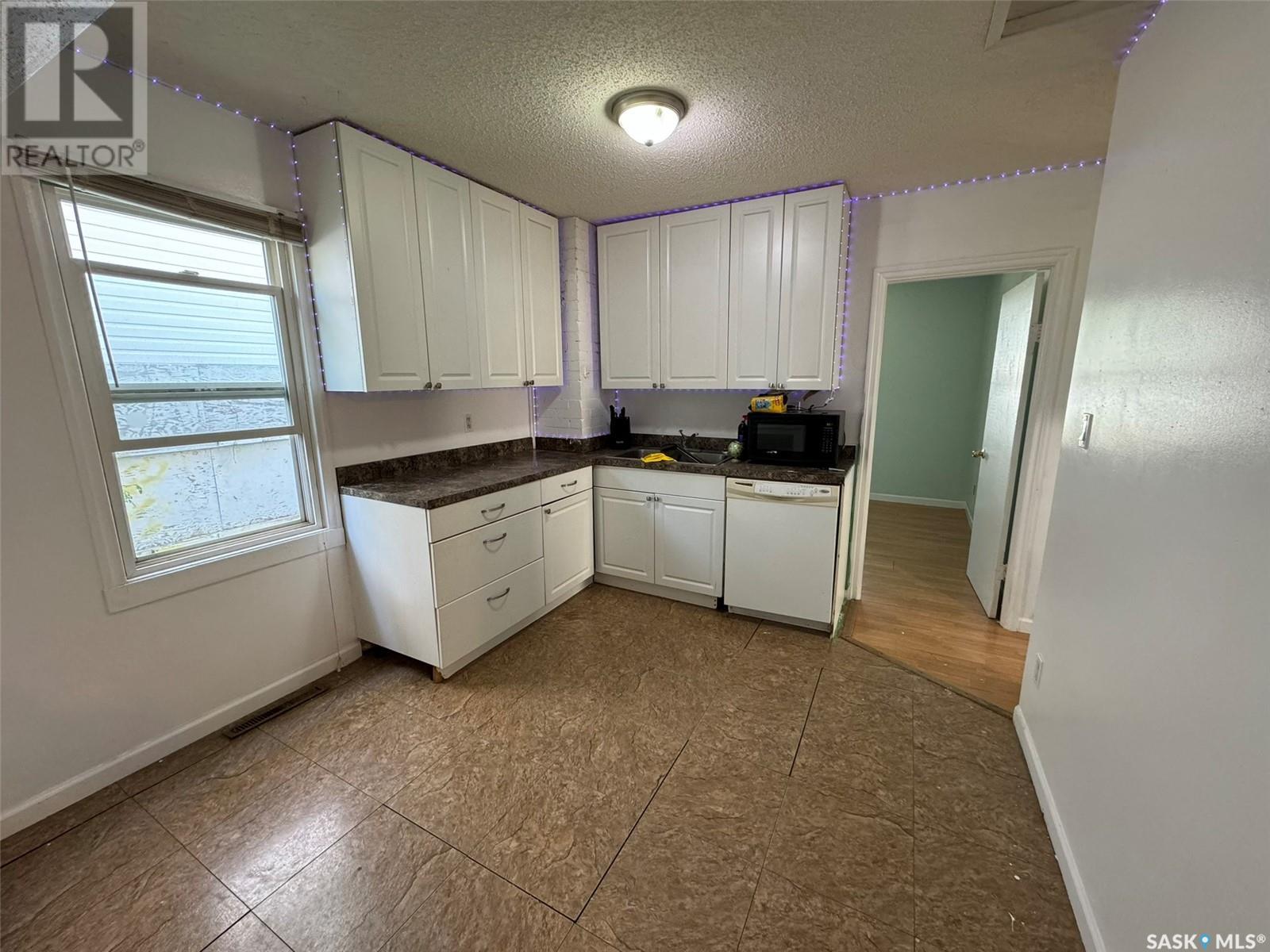 1536 D Avenue N Property Photo 3