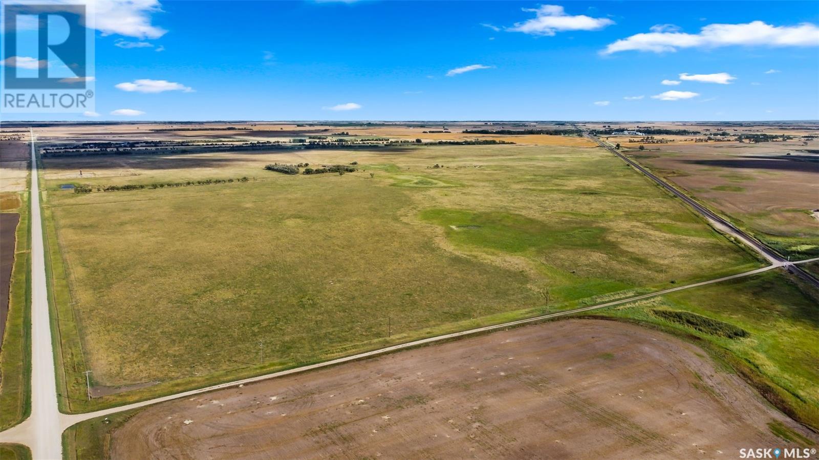 1 Quarter Grainland Near North Portal (harris) Property Photo 1