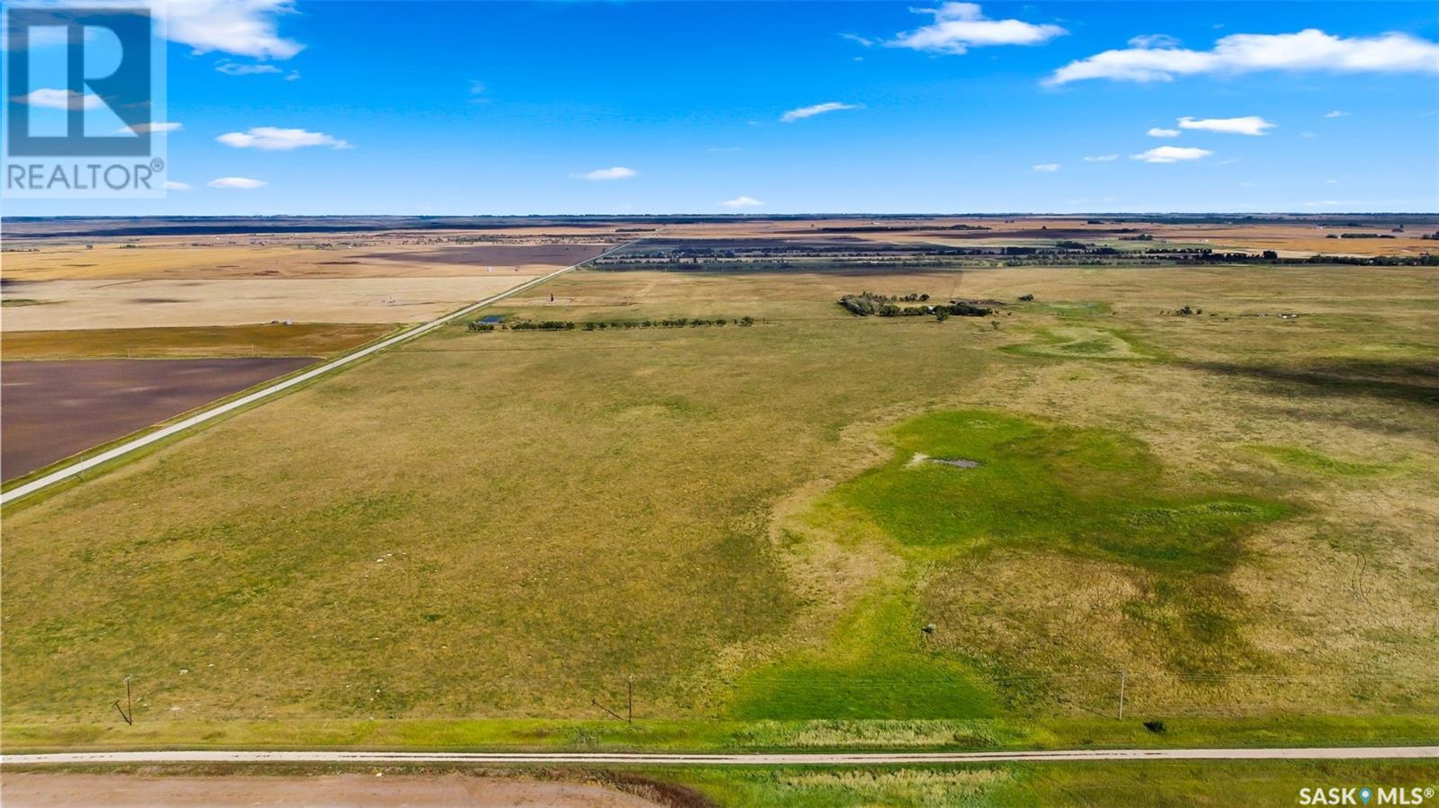 1 Quarter Grainland Near North Portal (harris) Property Photo 3