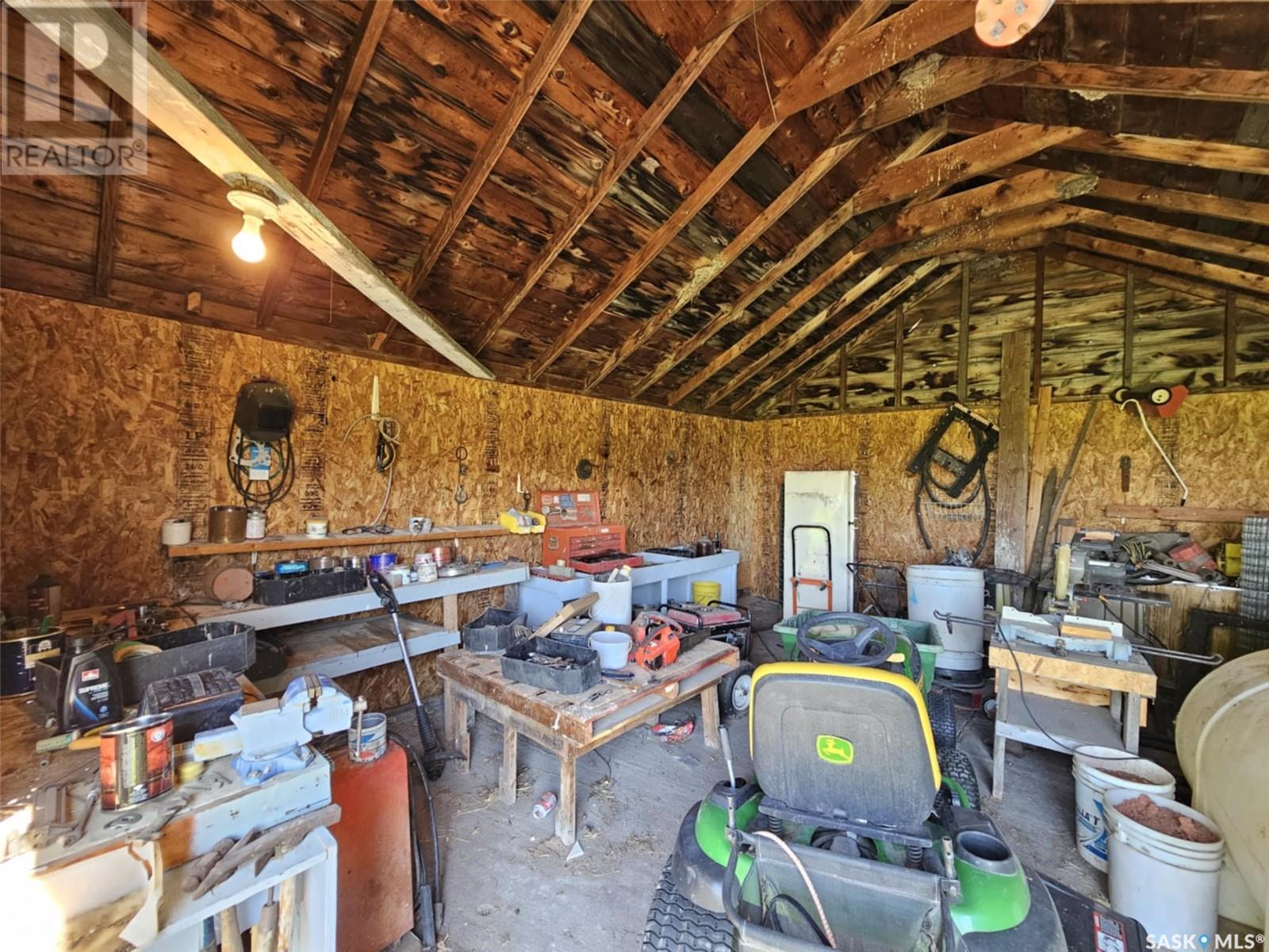 Poncsak Acres Property Photo 39