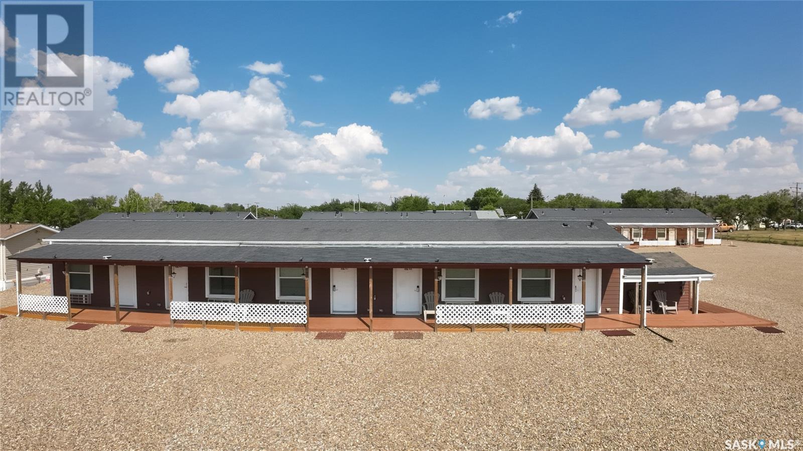 554 5th Avenue W Property Photo 4