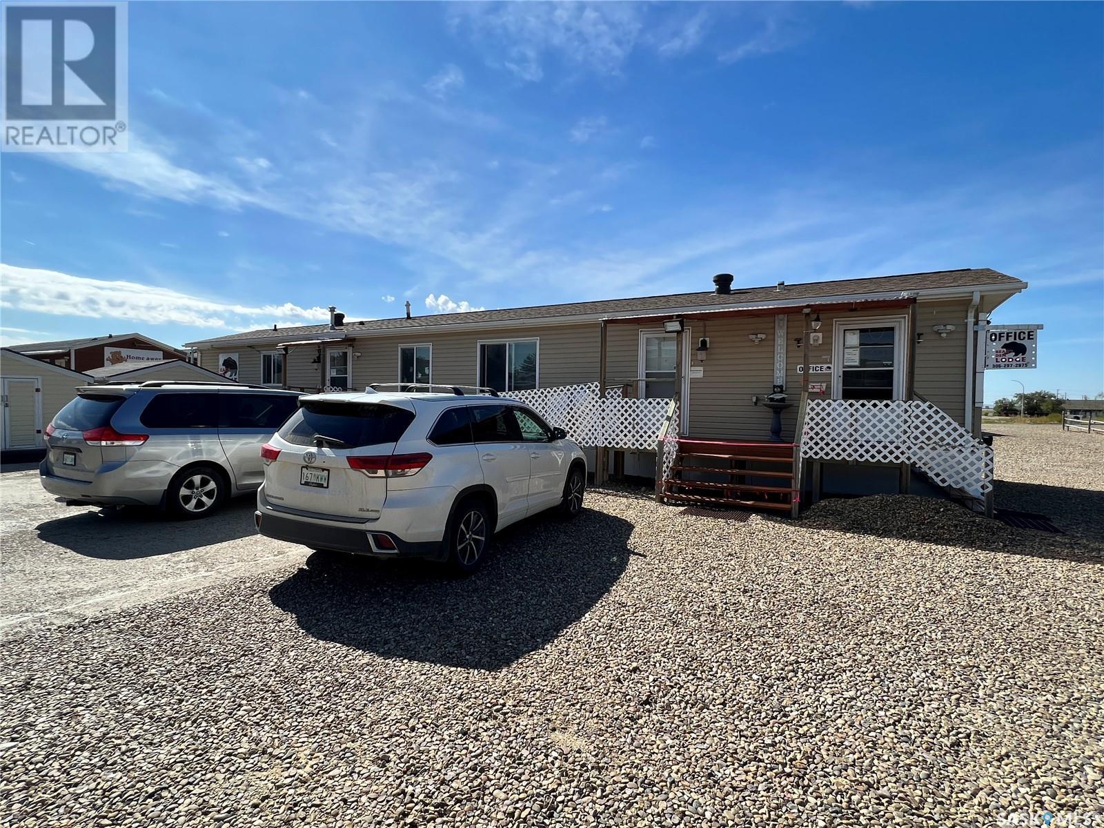554 5th Avenue W Property Photo 5
