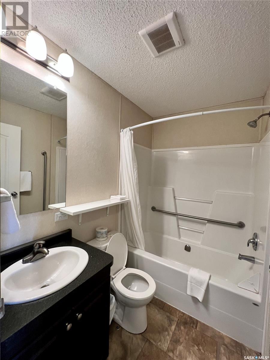 554 5th Avenue W Property Photo 13