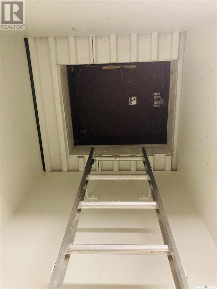1 25 11th Street E Property Photo 17