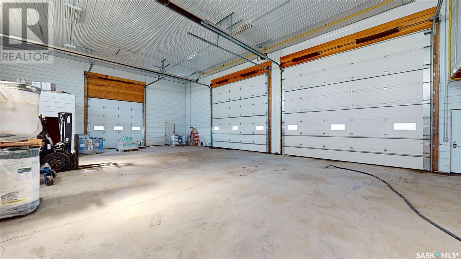 Highway 8 & 48 Shop Property Photo 4