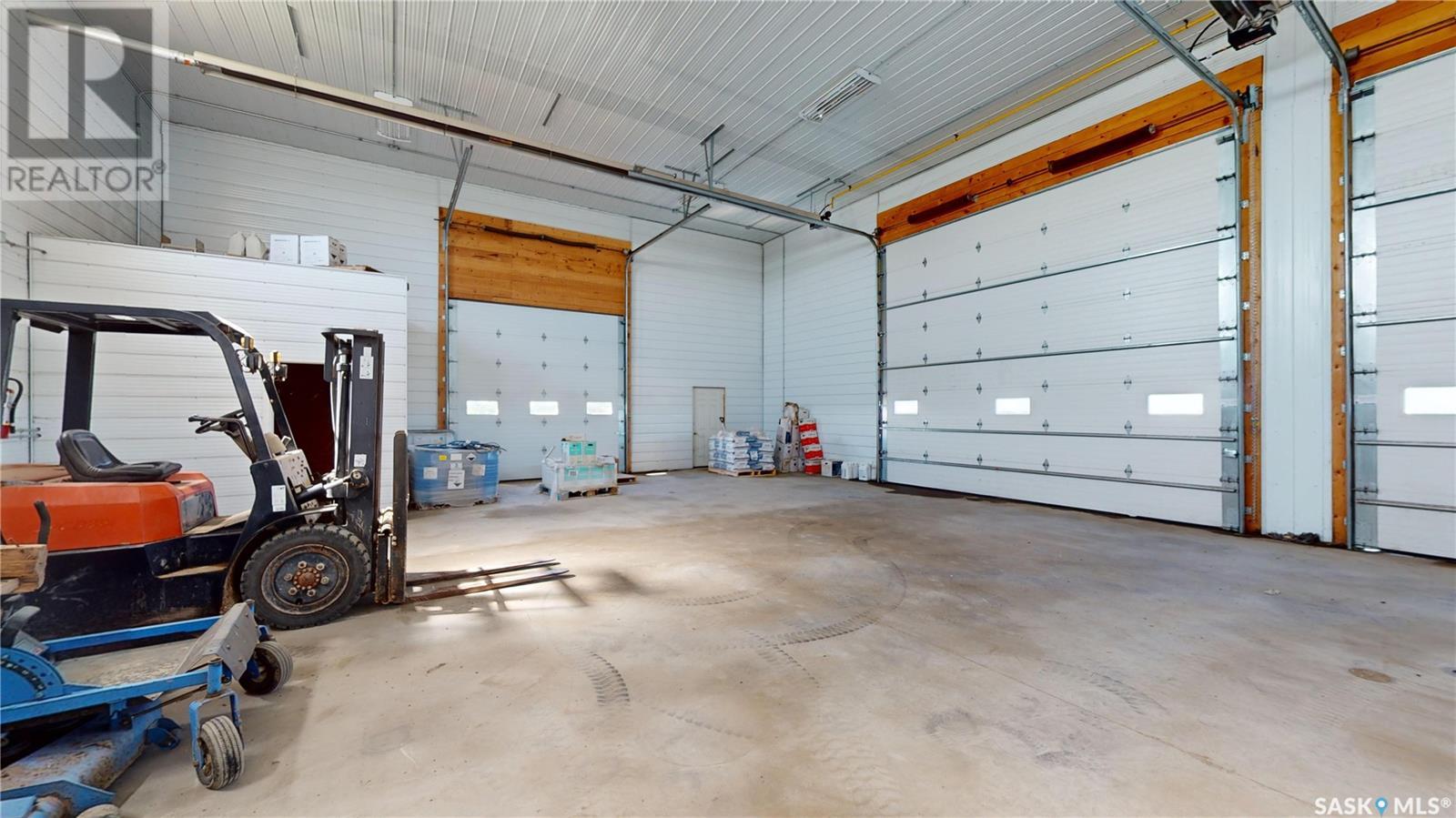 Highway 8 & 48 Shop Property Photo 5